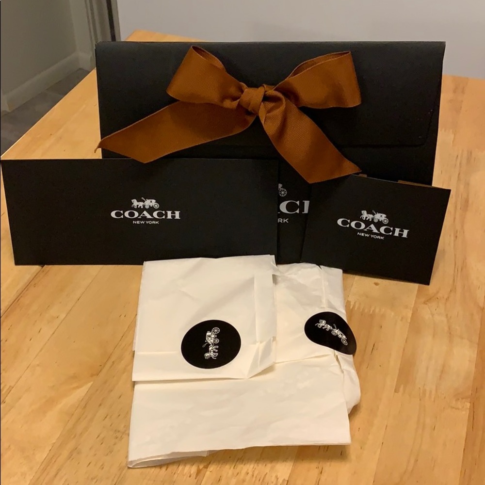Coach triangle gift box set